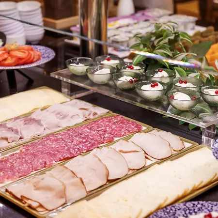 Ilunion Miramar Aparthotel 3*