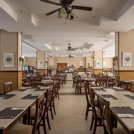 アパートホテル Ilunion Miramar フエンヒロラ